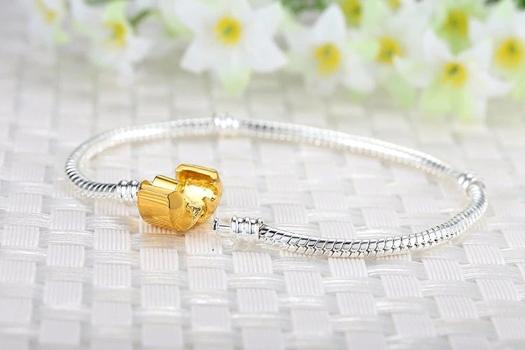 THE GOLD Snake-Chain Metal Charm Bracelet