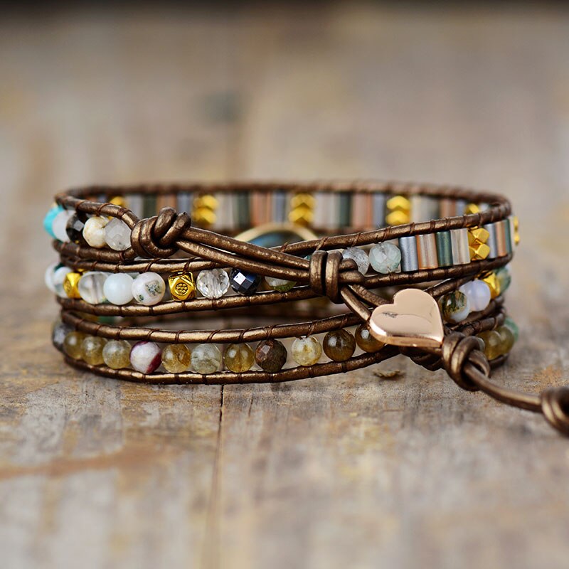LEATHER BRACELET WITH LABRADORITE AND RHINESTONE