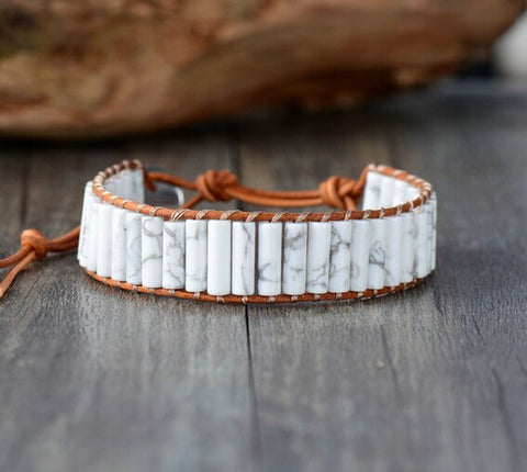 NATURAL HOWLITE LEATHER BRACELET
