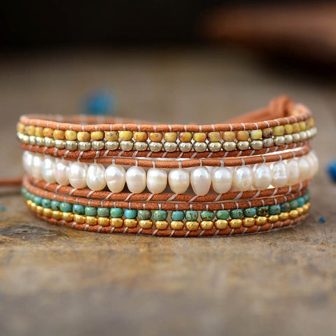 LEATHER WRAP BRACELET WITH FRESHWATER PEARL